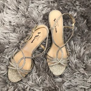 Only worn once and in good condition